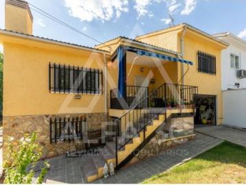 Casa pareada Venta Pedrezuela, Certifort