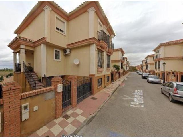 Casa pareada Venta Vegas del Genil, Ambroz