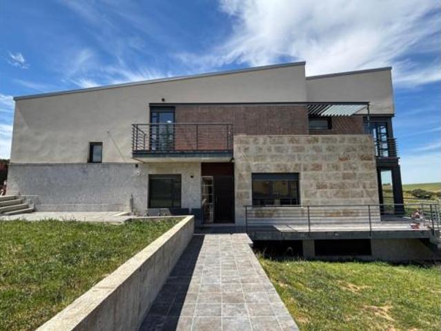 Casa pareada Venta Villamayor, El Canto