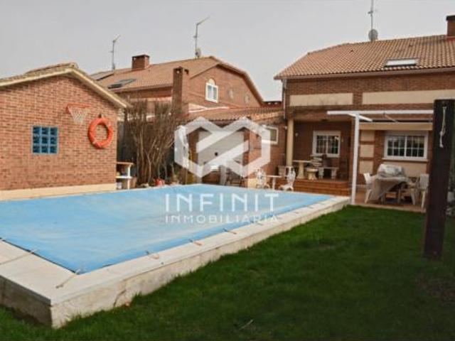 Casa pareada Venta Villanueva de la Torre, Villanueva de la Torre