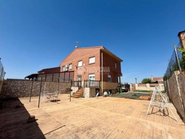 Casa pareada Venta Villanueva de la Torre, Villanueva de la Torre