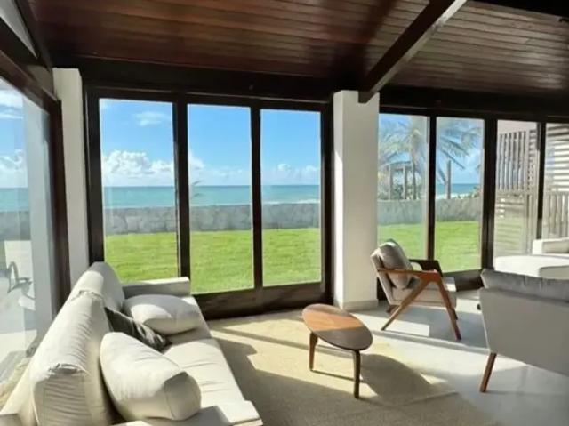 Casa Pé na Areia à Venda e Locação | Praia dos Lagos – Litoral Norte | Porteira Fechada