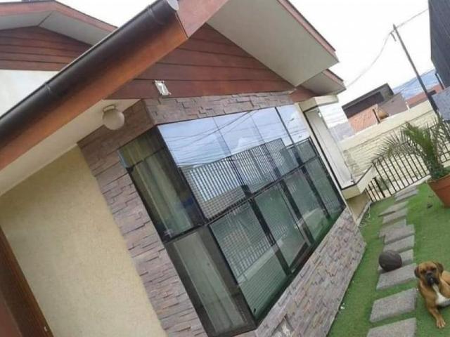 Casa Pensión en Agua Santa Alto