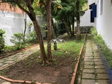 Casa Petrópolis, Centro