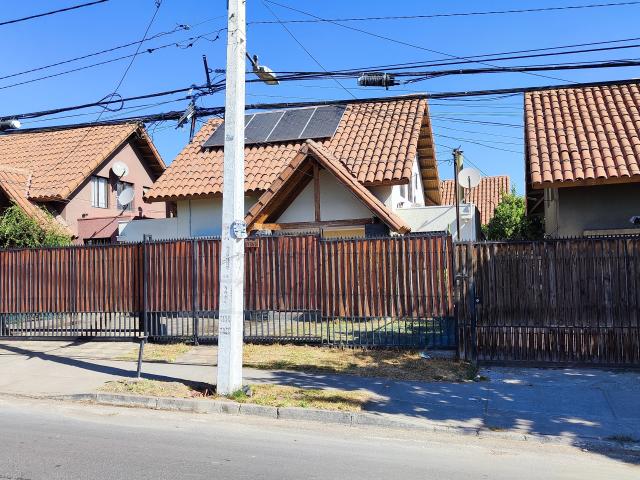 Casa Peñalolén El Valle Piscina