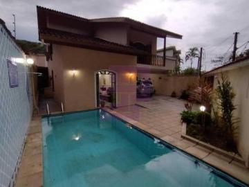 Casa Pitangueiras com piscina e churrasqueira!