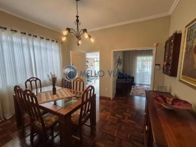 Casa plana a 800 m do Parque das Águas