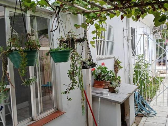CASA PLANA COM 4 DORMITÓRIOS, SALÃO DE FESTAS E PÁTIO GIGANTE