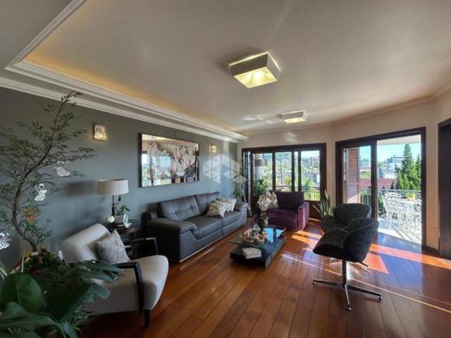 Casa Plana com 3 Suítes no Bairro Santo Inácio!