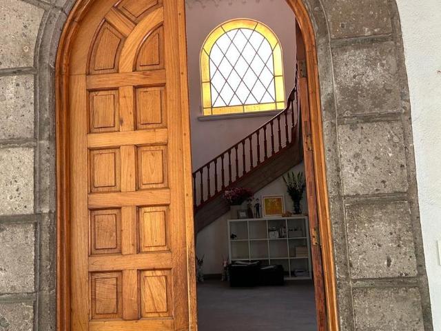 Casa Porfiriana en renta con uso de suelo para Oficina