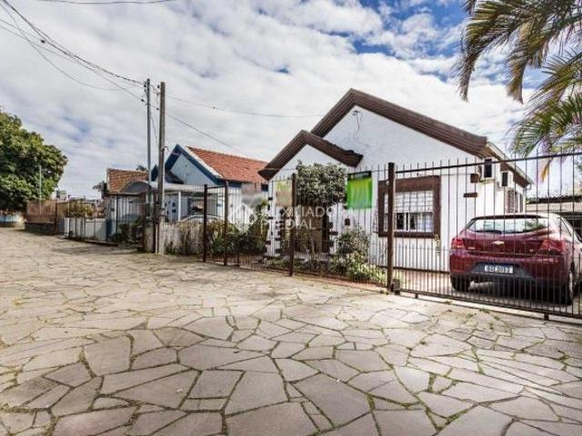 Casa Praça Chopin IAPI Passo da Areia
