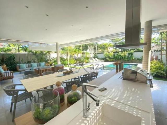 Casa Praia da Baleia 4 Dormitórios 620m²
