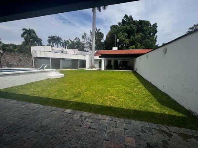 Casa Privada amueblada en venta en Colinas de Santa Fe, al Sur de Cuernavaca, Morelos