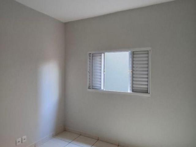 Casa pronta em Altinópolis/SP, 2 dormitórios, aceita financiamento
