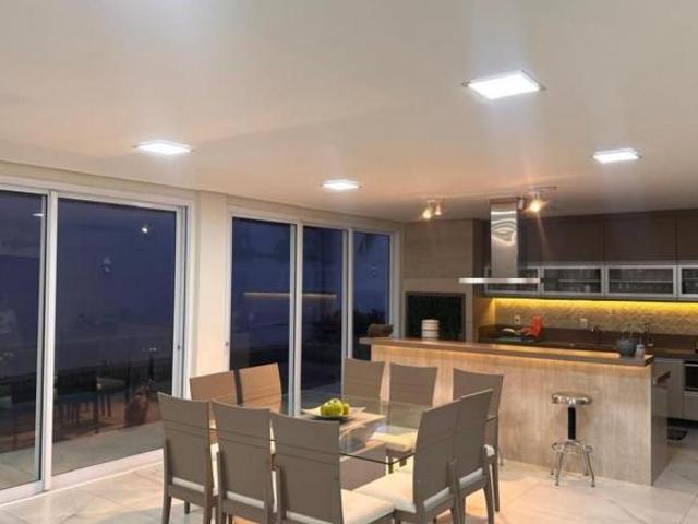 Casa Pronta para Morar com 3 Dormitórios, 2 Suítes e 2 Vagas no Balneário