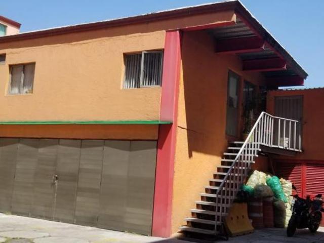 Casa producto mixto en venta con negocio funcionando en el centro de Azcapotzalco, frente al IMSS