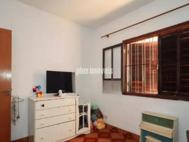Casa, próximo ao Quintas do Morumbi, rua tranquila