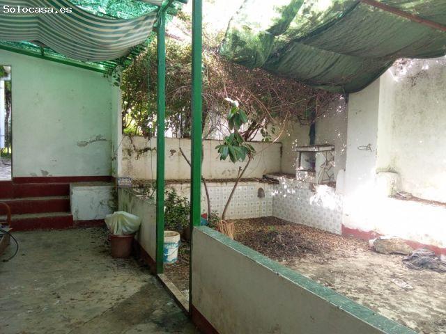 Casa que da a dos calles