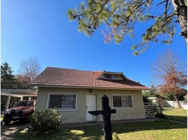 CASA QUINTA EN BENAVIDEZ EN ZONA RESIDENCIAL