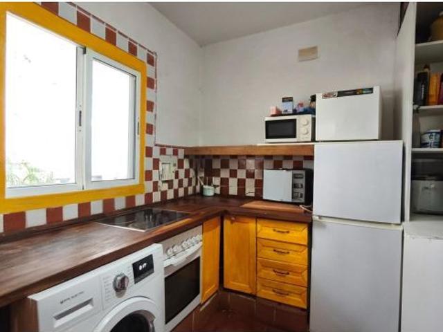 Casa rústica con parcela de 4000 en Barriada Los Nuñez, a 15 minutos de Puerto de la Torre y Campani