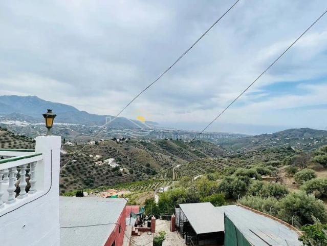 Casa rústica con piscina en alquiler en Frigiliana