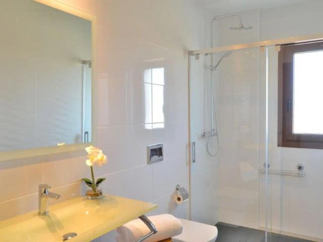 Casa rústica con piscina en alquiler en Muro