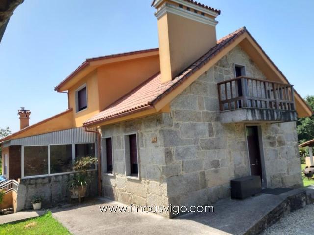 CASA RÚSTICA CON VIÑA Y MONTE EN PONTEAREAS