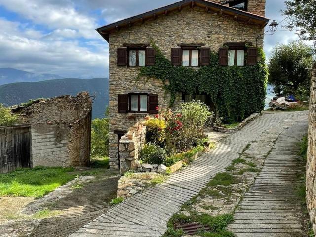 Casa rústica, Cava