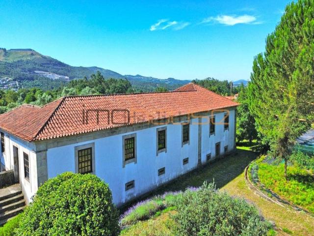 Casa rústica, Campos e Louredo