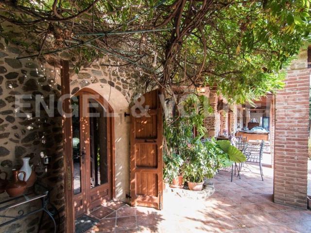 Casa rústica, Cànoves i Samalús