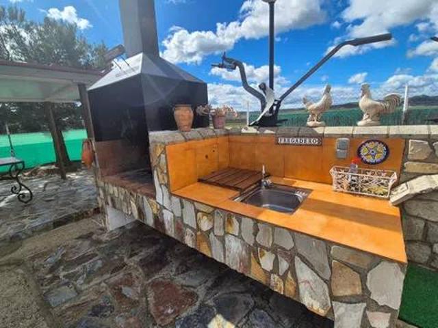 Casa rústica / Caserío en Venta en Tardienta