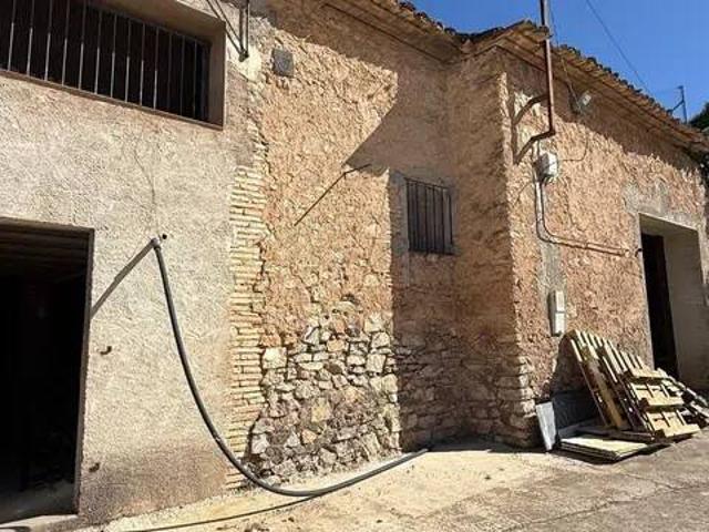 Casa rústica / Caserío en Venta en Tivissa