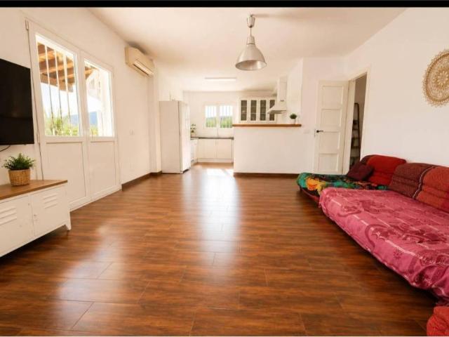 Casa rústica / Caserío en Venta en Tolox