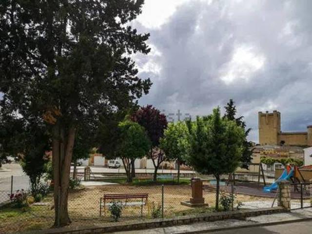 Casa rústica / Caserío en Venta en Torrelobatón