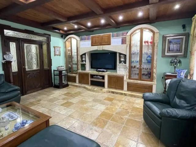 Casa rústica / Caserío en Venta en Torrevieja