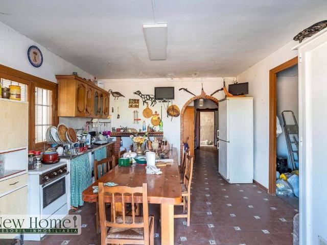 Casa rústica / Caserío en Venta en Ugíjar