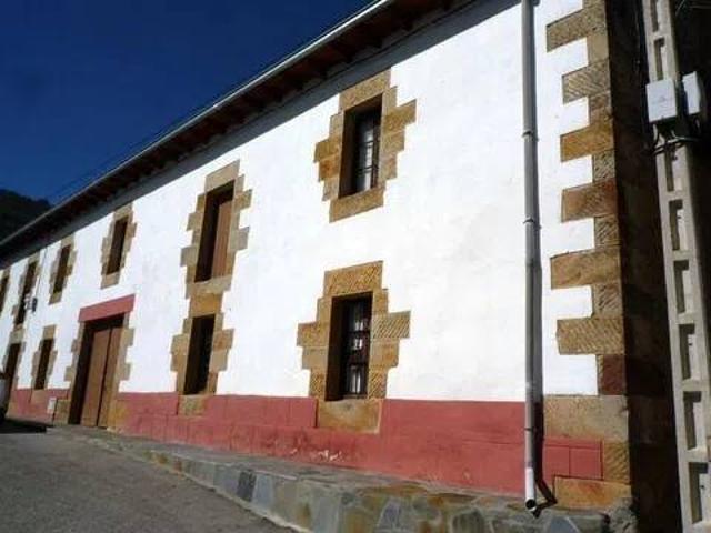 Casa rústica / Caserío en Venta en Valderredible
