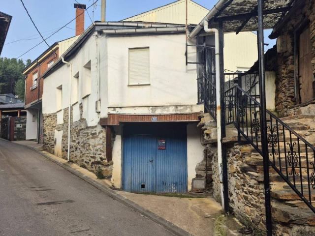 Casa rústica / Caserío en Venta en Vega de Espinareda