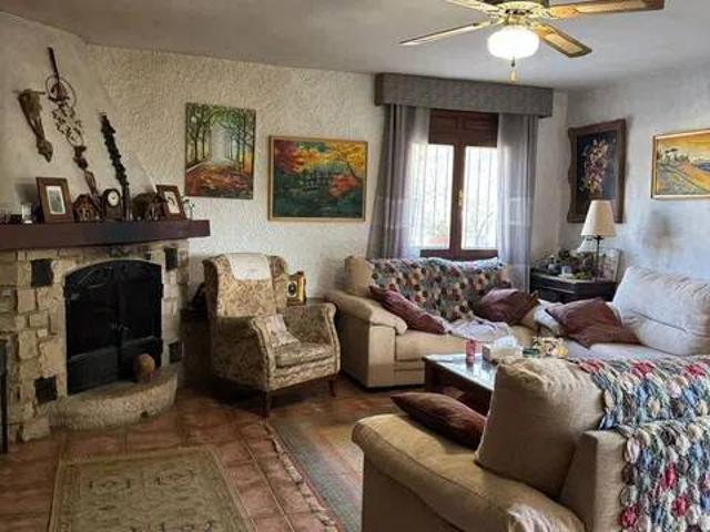 Casa rústica / Caserío en Venta en Villanueva del Rosario