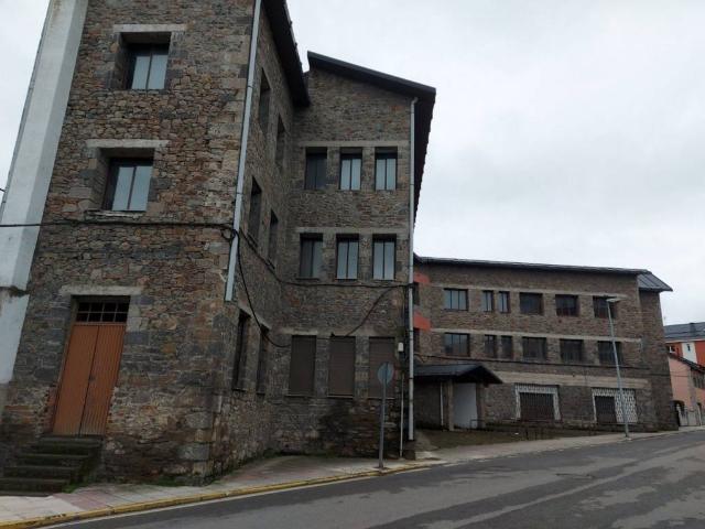 Casa rústica / Caserío en Venta en Villablino