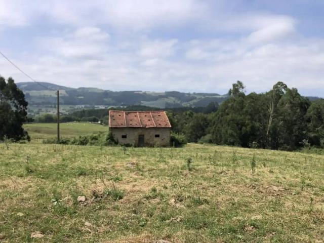 Casa rústica / Caserío en Venta en Villaescusa Cantabria