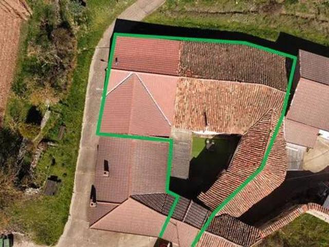 Casa rústica / Caserío en Venta en Aguilar de Campoo