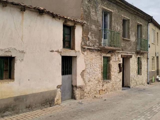 Casa rústica / Caserío en Venta en Adrada de Haza