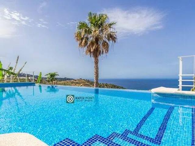 Casa rústica / Caserío en Venta en Almuñécar