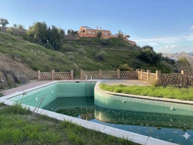 Casa rústica / Caserío en Venta en Almogía