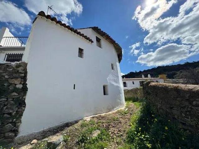 Casa rústica / Caserío en Venta en Alájar