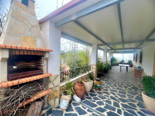 Casa rústica / Caserío en Venta en Albondón