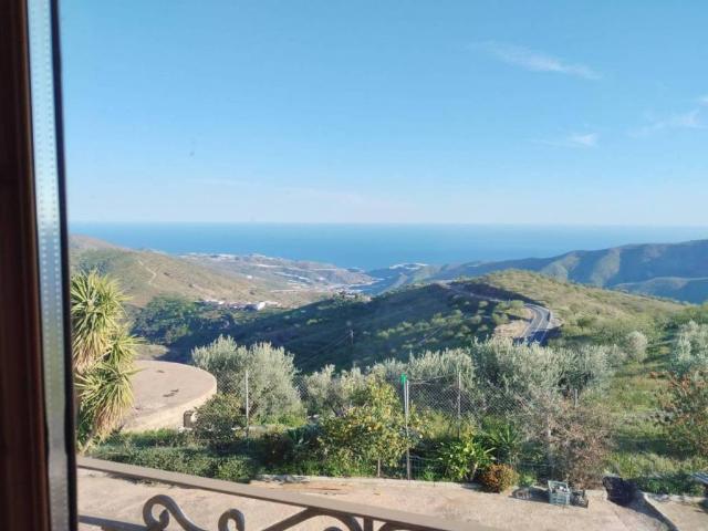 Casa rústica / Caserío en Venta en Albondón
