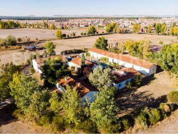Casa rústica / Caserío en Venta en Aldeamayor de San Martín