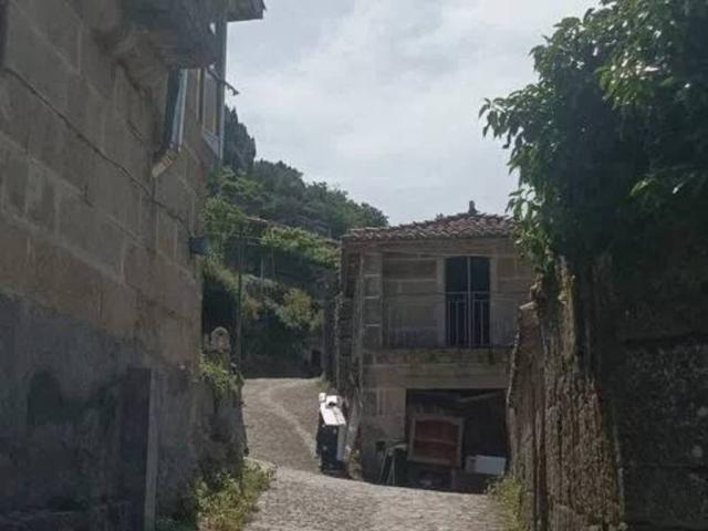 Casa rústica / Caserío en Venta en Allariz